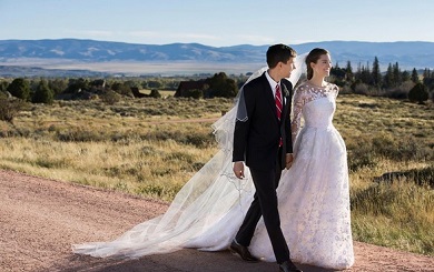 Allison Williams Shares Breathtaking Wedding Photo: Take a Closer Look at Her Handmade Oscar de la Renta Gown