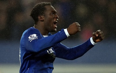 @RomeluLukaku9 enjoys the shootout win. #EFCvNOR